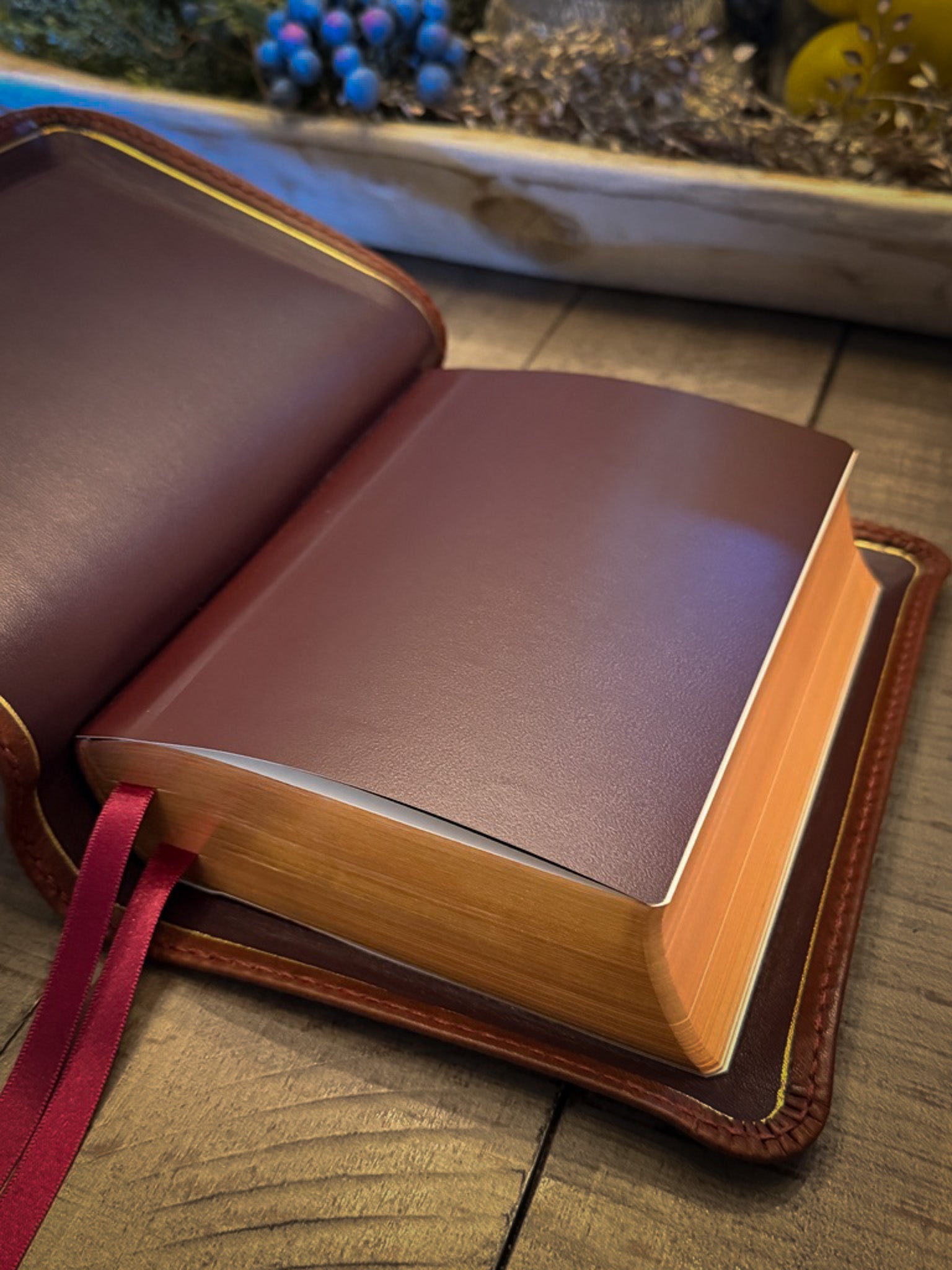 Cambridge ESV Clarion | La Perla Azzurra Old English - Marrone