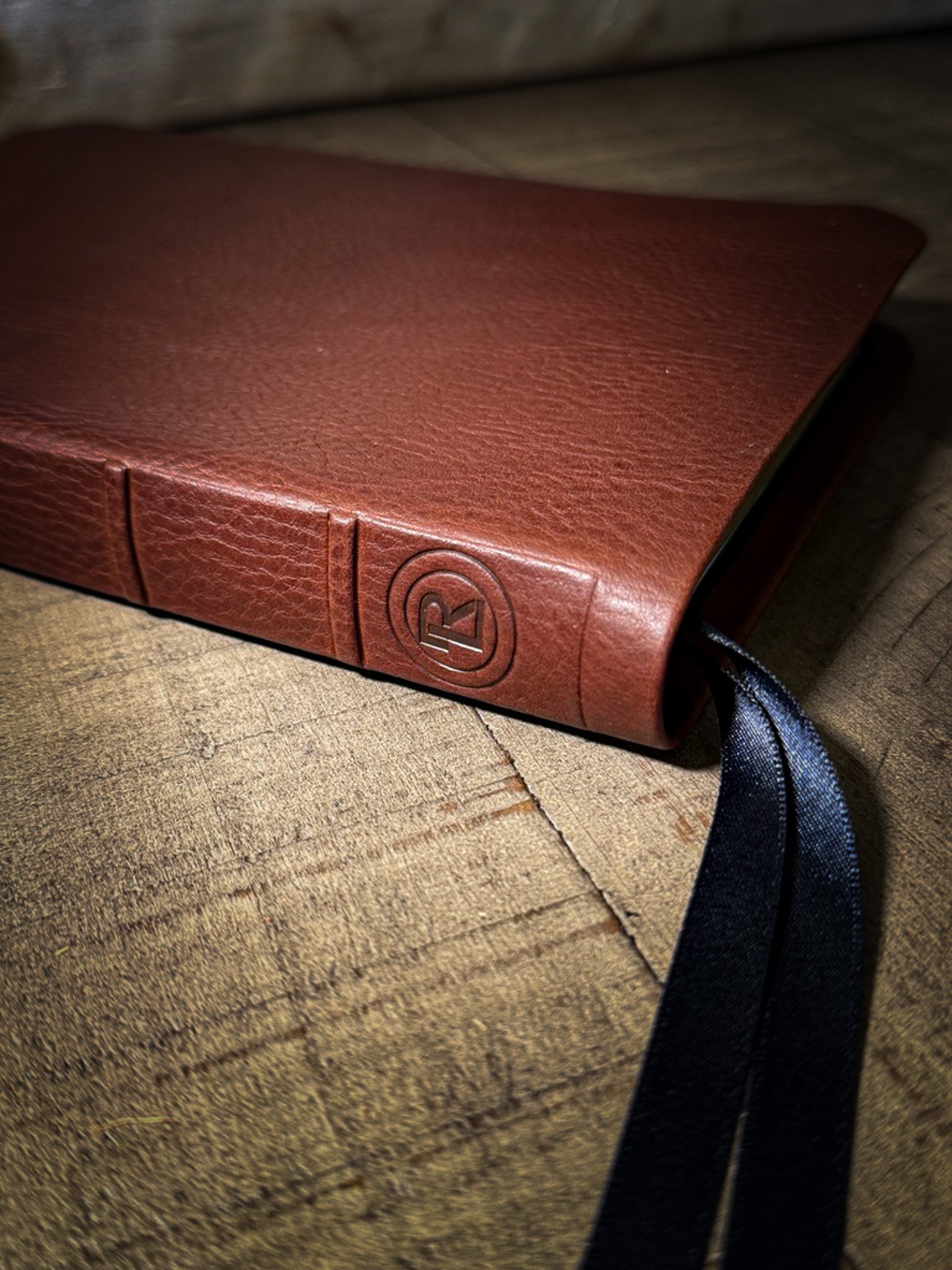 KJV Thinline Bible – Tobacco Minerva Box Leather