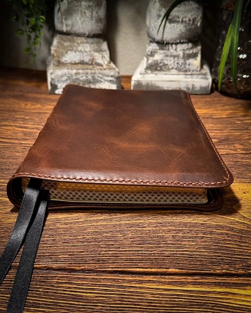 NKJV Maclaren Thinline Reference - Horween Derby Nut Brown